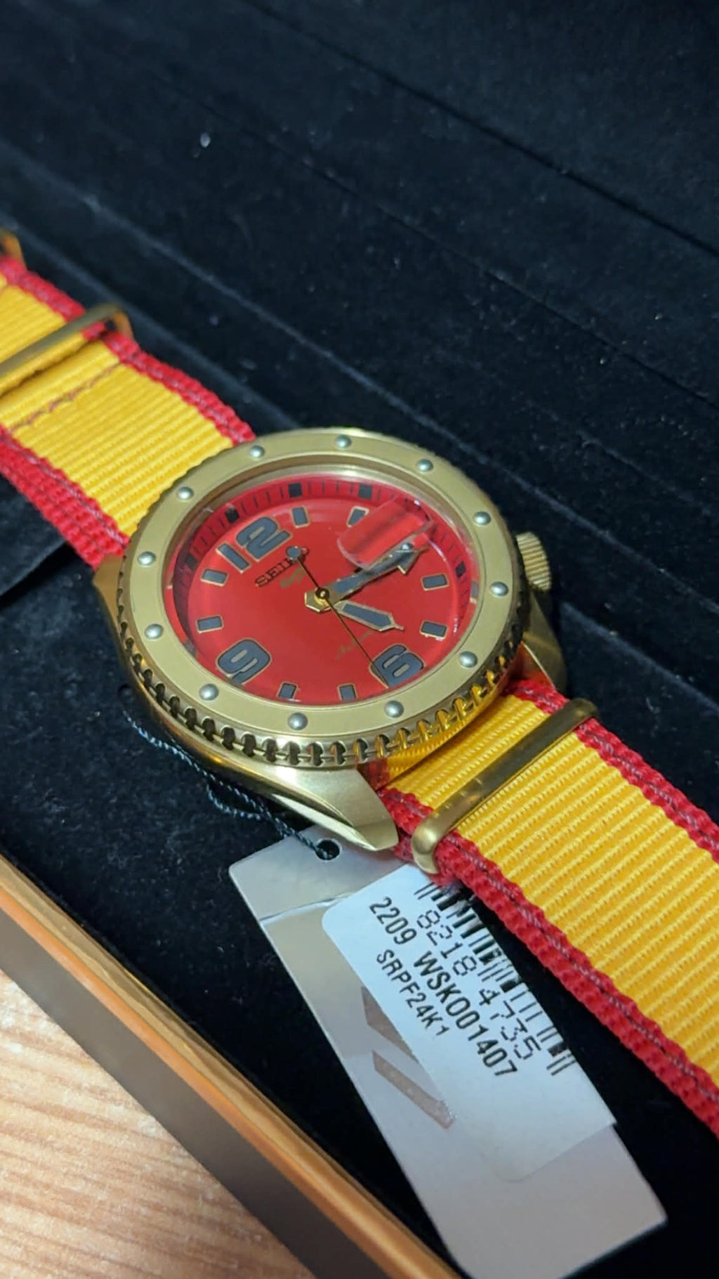 Seiko 5 Ediție limitatǎ - Full set - acte, cutie - Sports Style Limited Edition
SRPF24K1