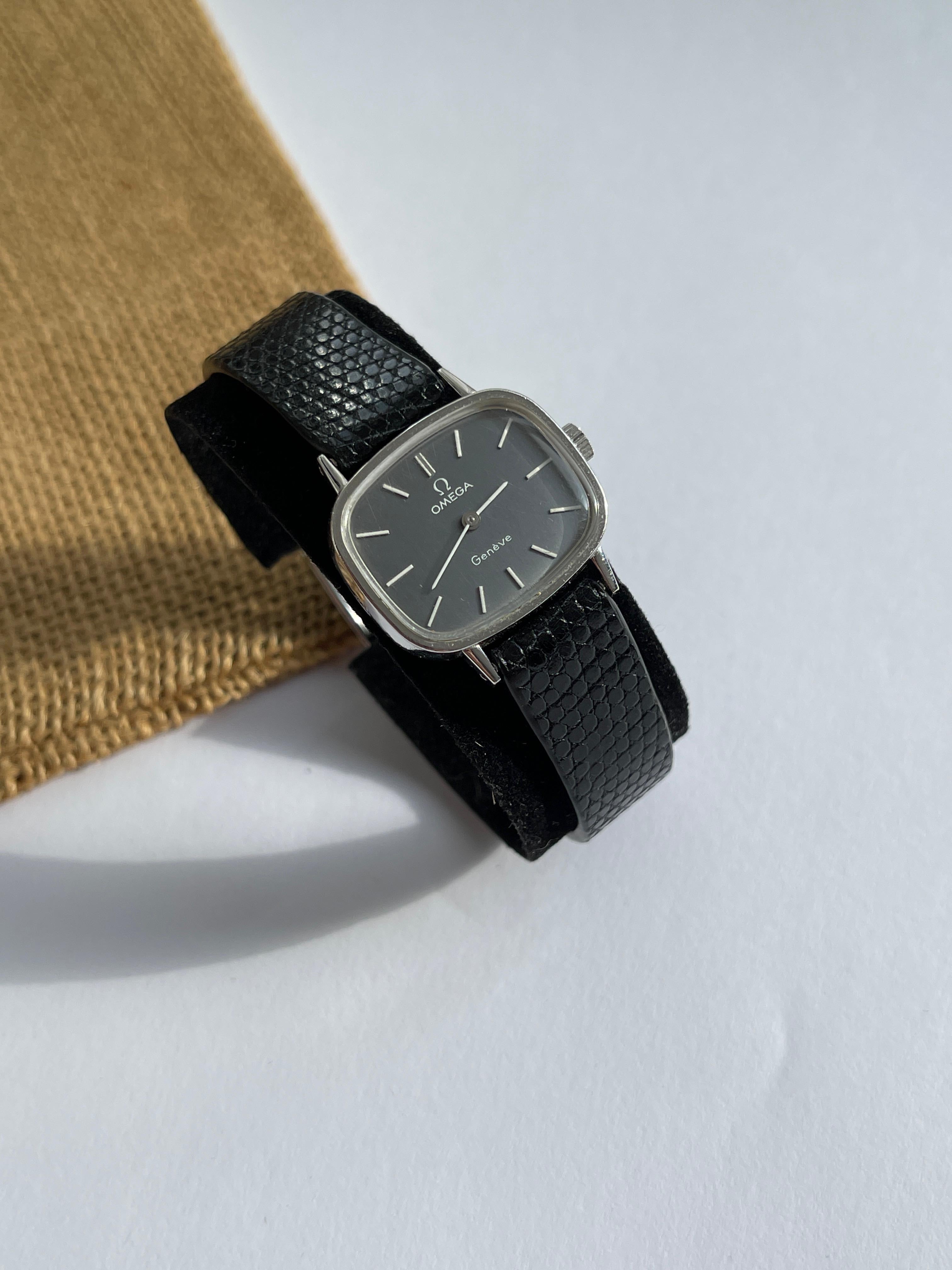 Ceas Omega Lady - Mecanic - Impecabil - placat aur 18K alb Referințǎ 511.413