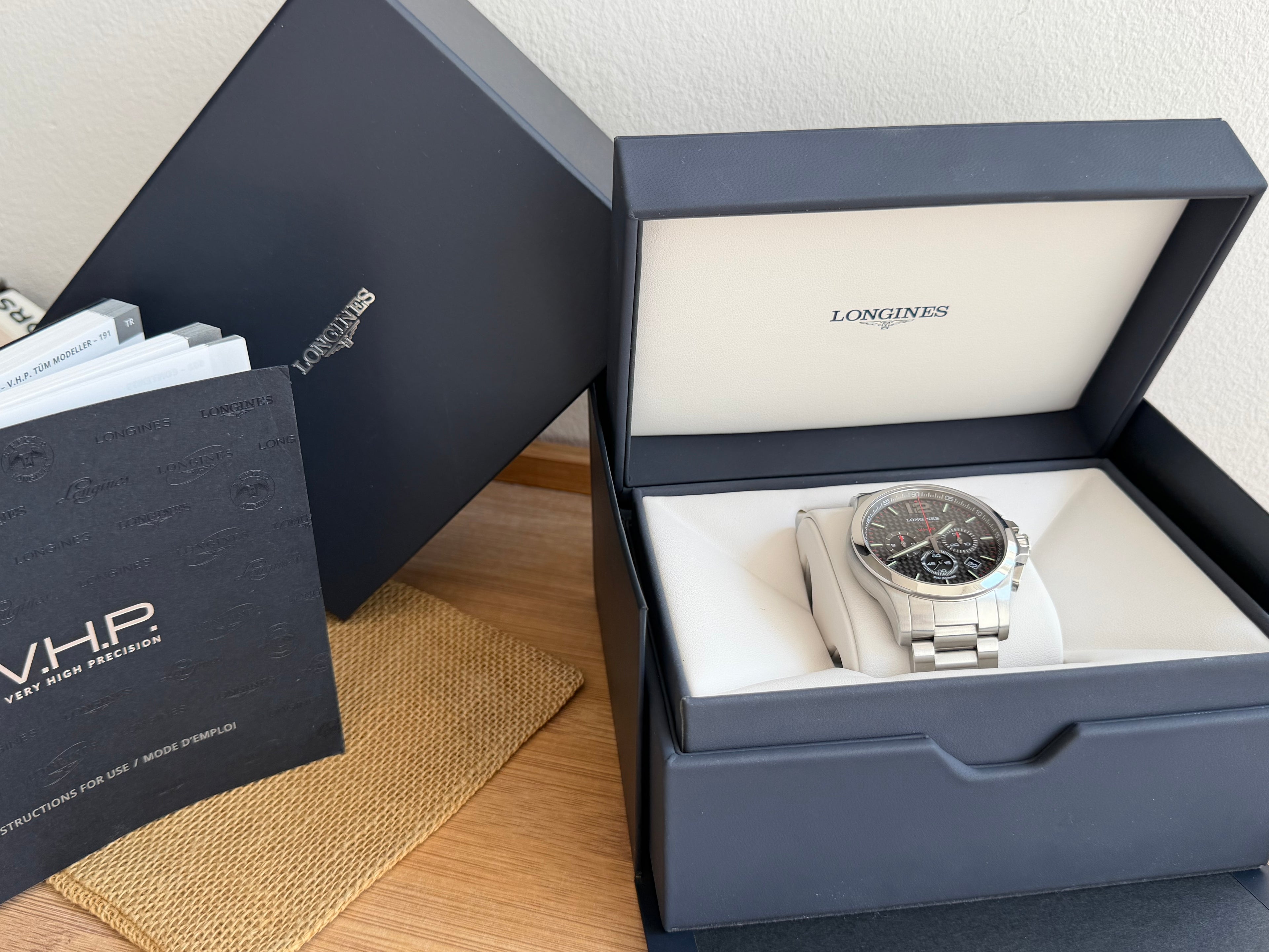 Longines Conquest - 44mm - Chronograph VHP - Very High Precision L3.727.4.66.6