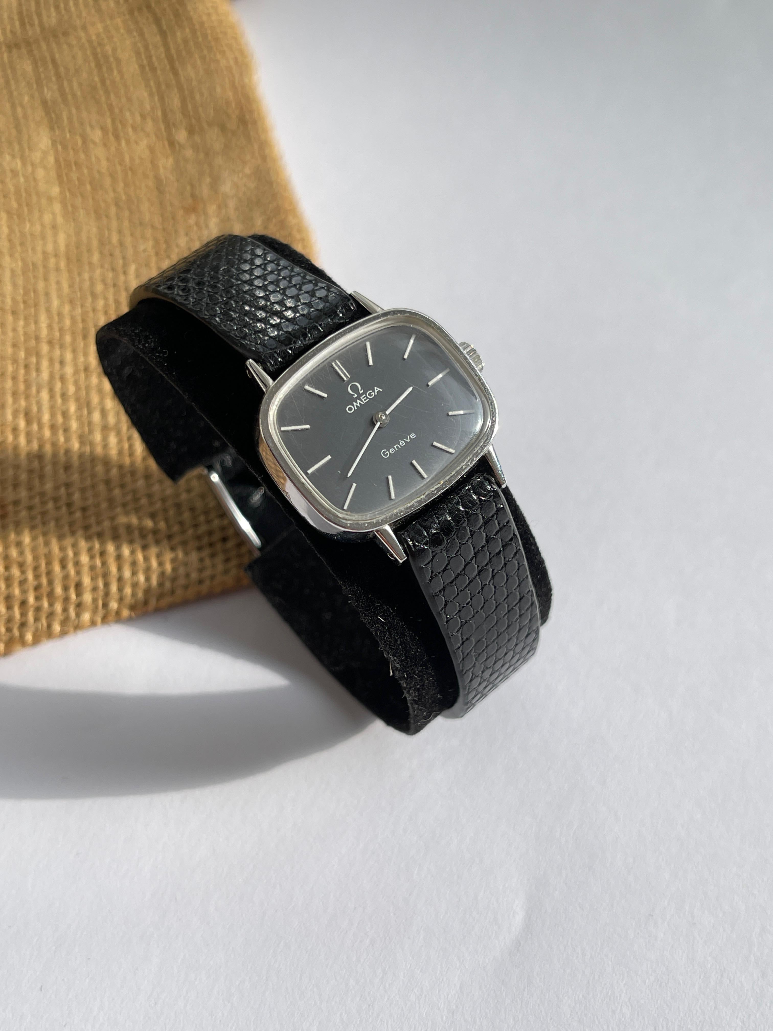 Ceas Omega Lady - Mecanic - Impecabil - placat aur 18K alb Referințǎ 511.413