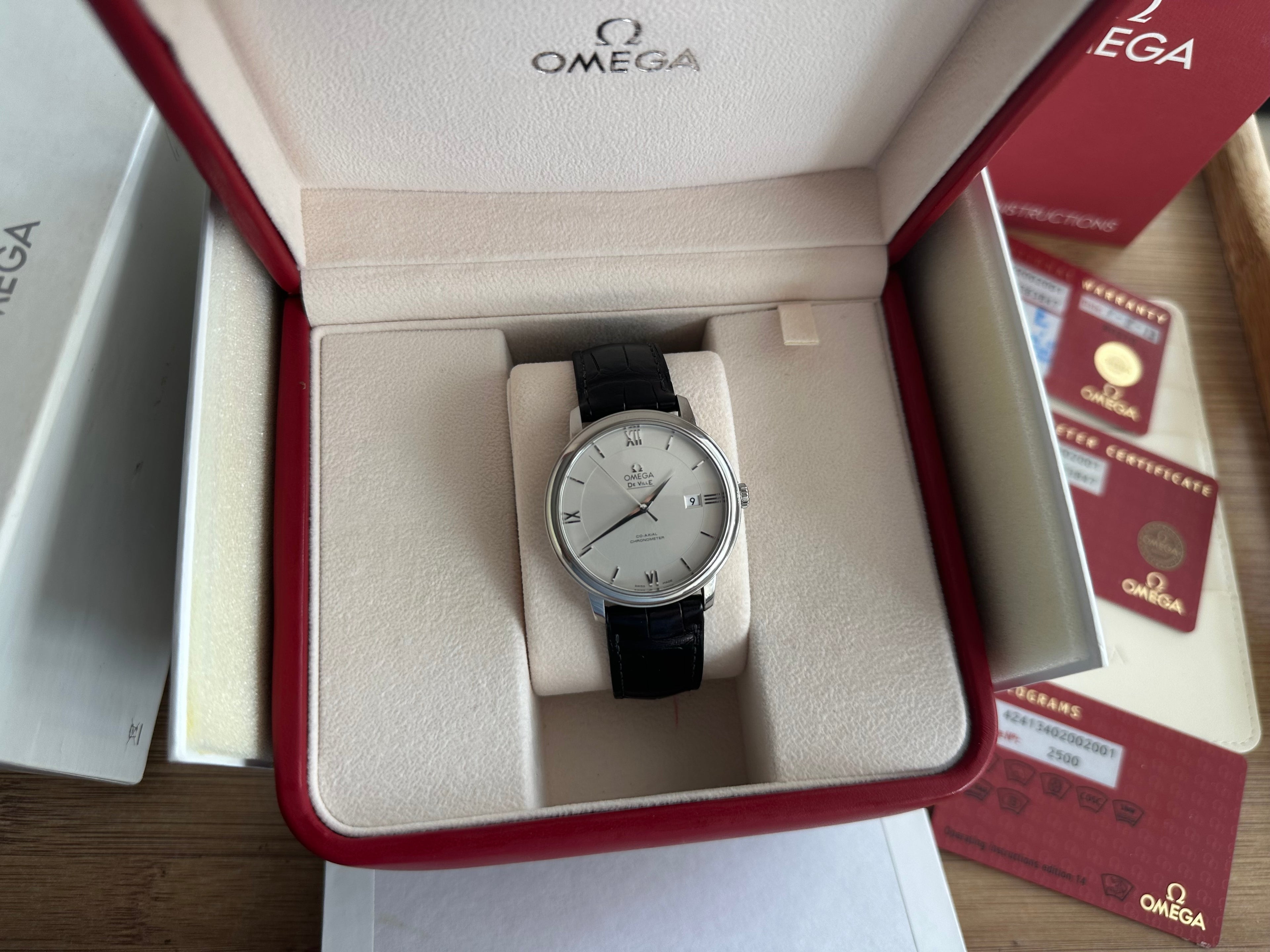 Omega De Ville Prestige Automatic 39.5mm Co-Axial Ref. 424.13.40.20.02.001