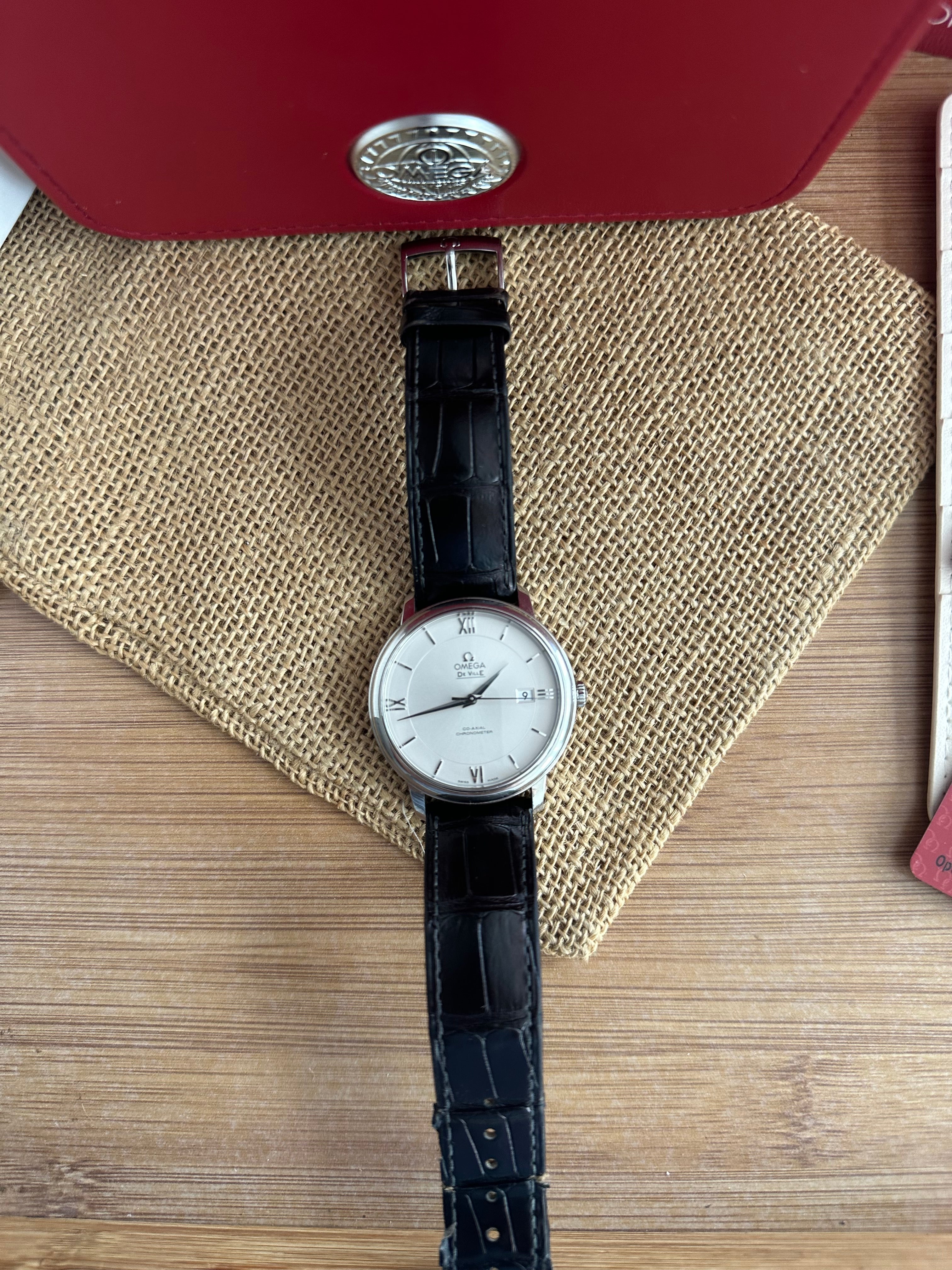 Omega De Ville Prestige Automatic 39.5mm Co-Axial Ref. 424.13.40.20.02.001
