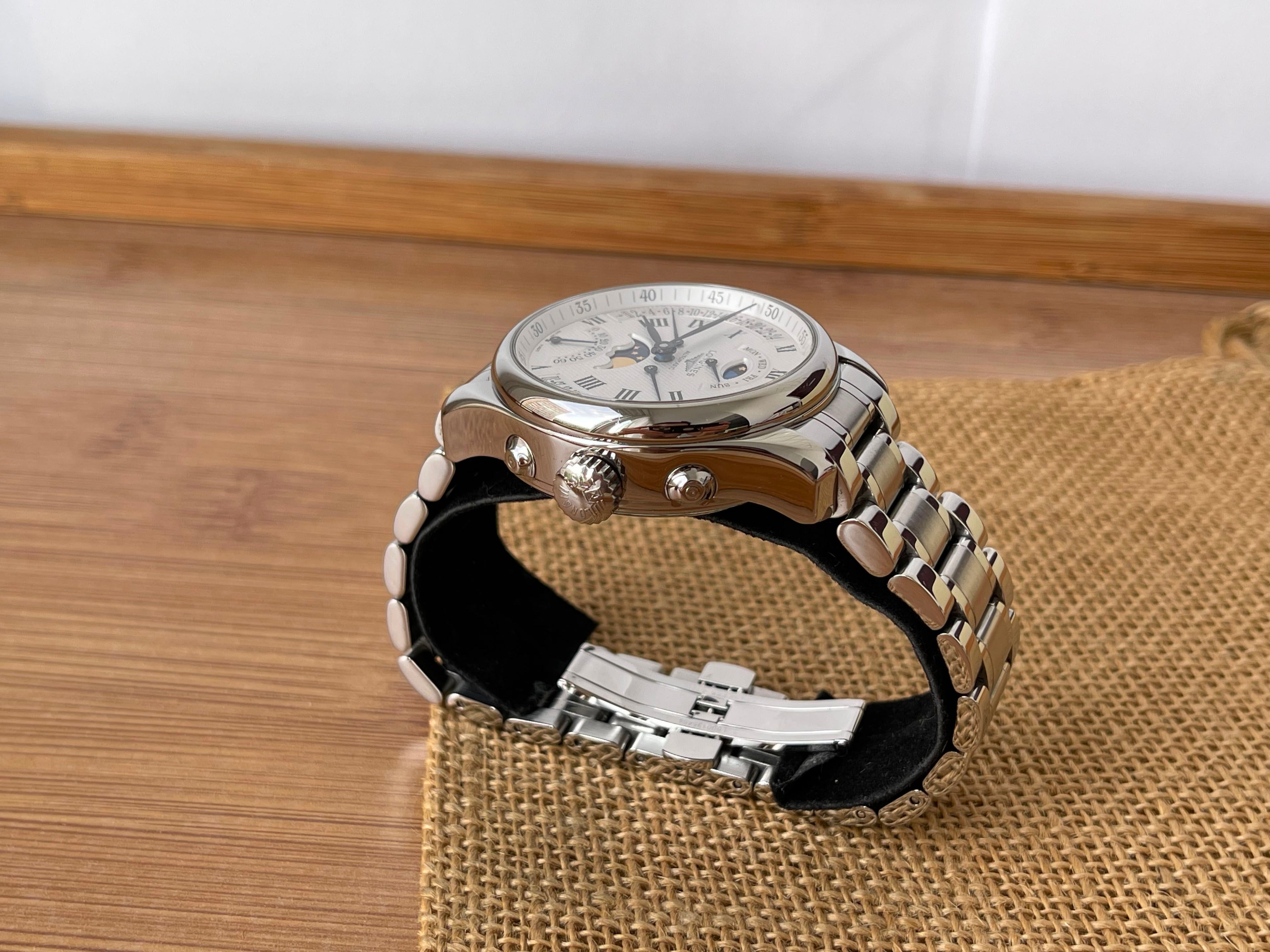 Ceas Longines Master Collection
Ref. L2.739.4.71.6 - 44mm
