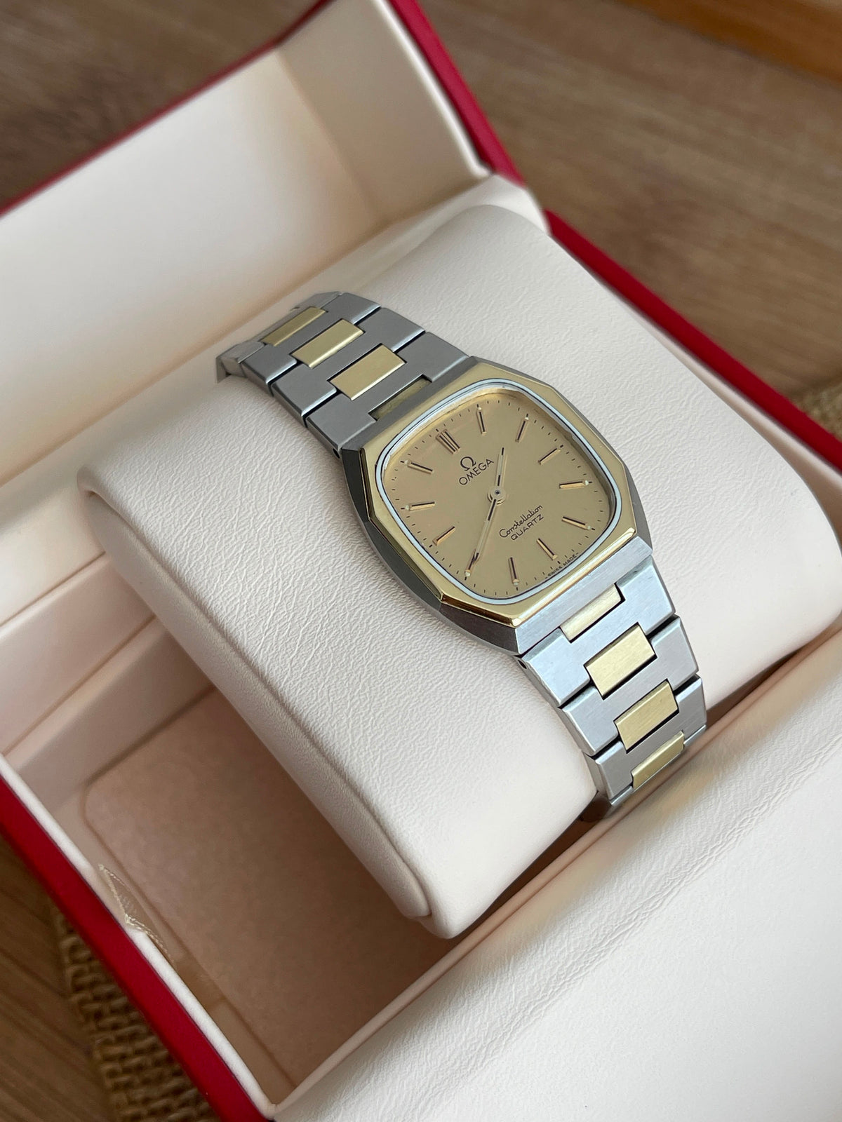 Omega Constellation Aur 18K si Otel Ref. 198.0123 - 33mm