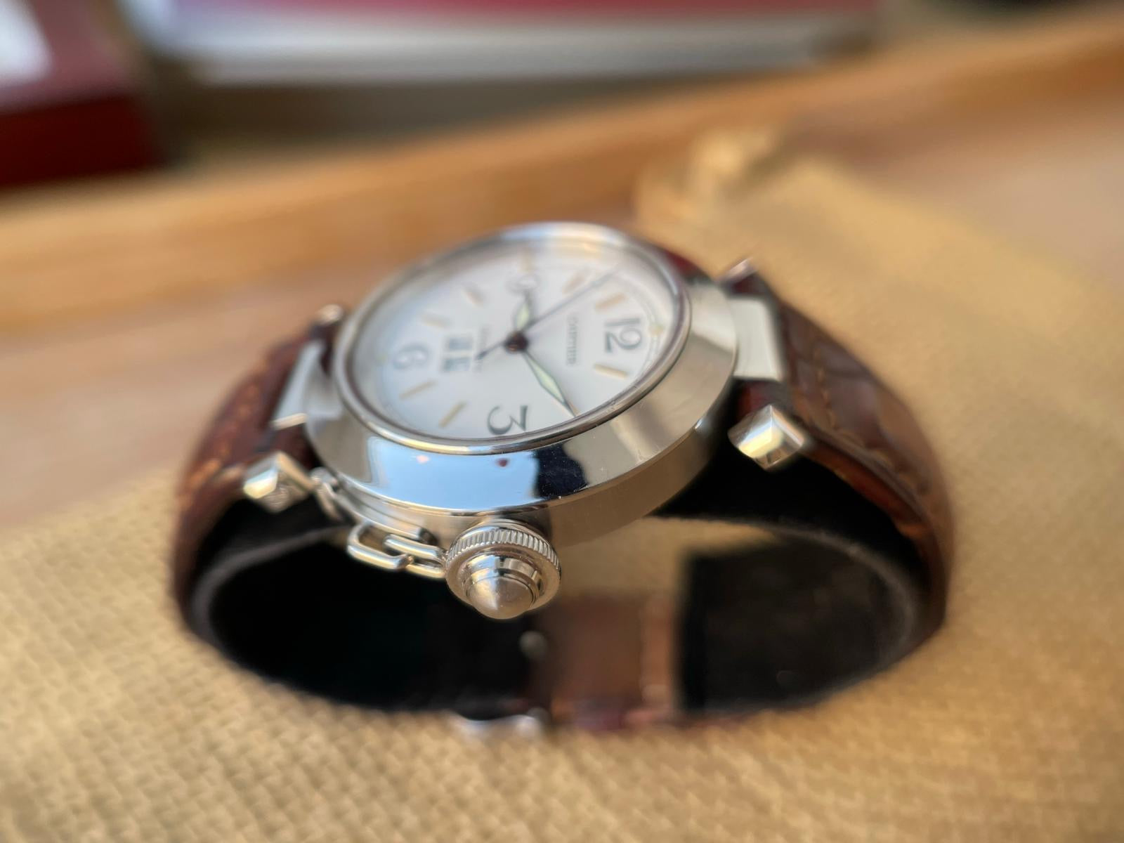 Cartier Pasha Automatic Big Date 35mm, curea de piele aligator 2475