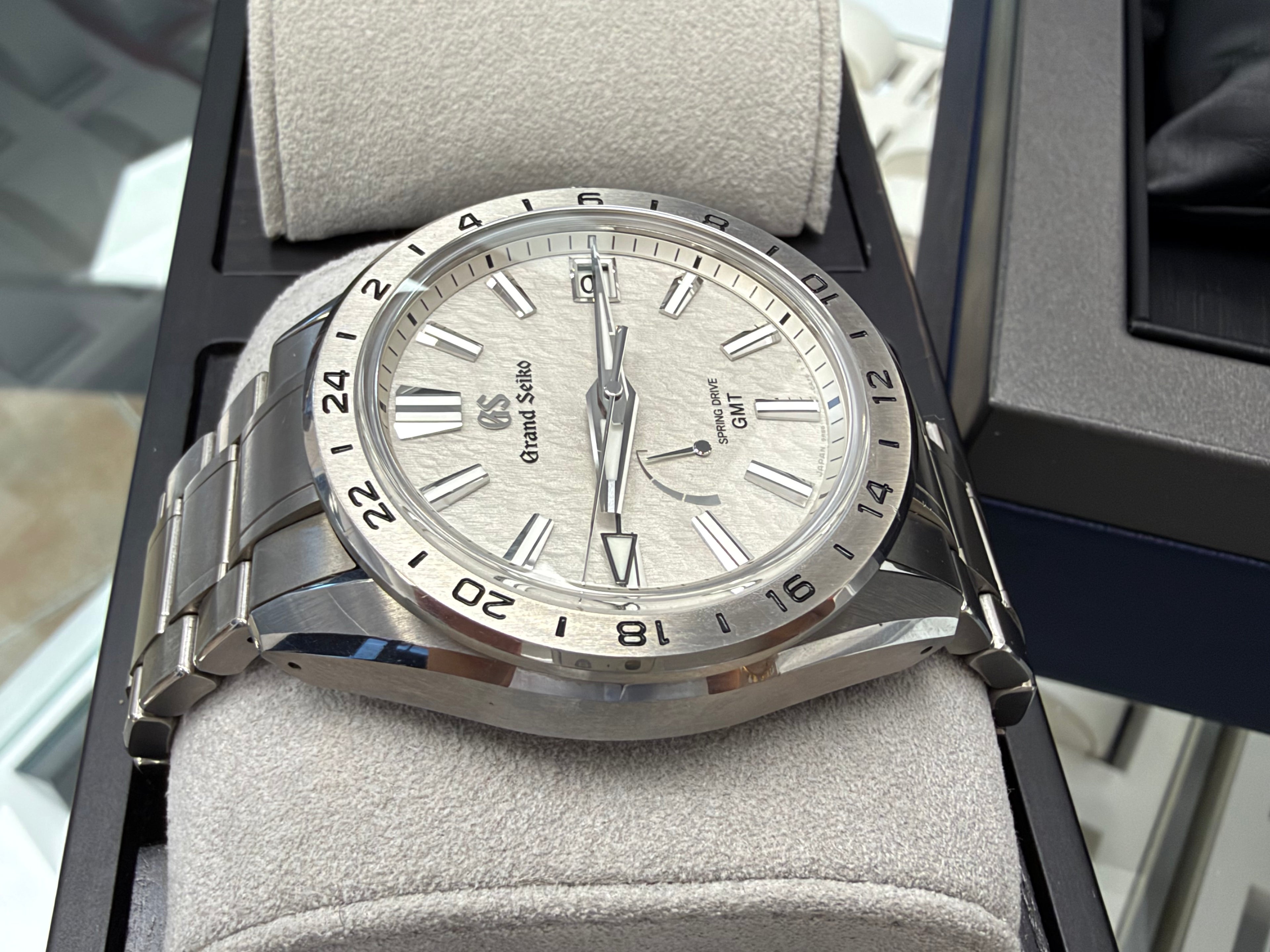 Grand Seiko Evolution 9 - Ref. SBGE285G - Spring Drive 9R66