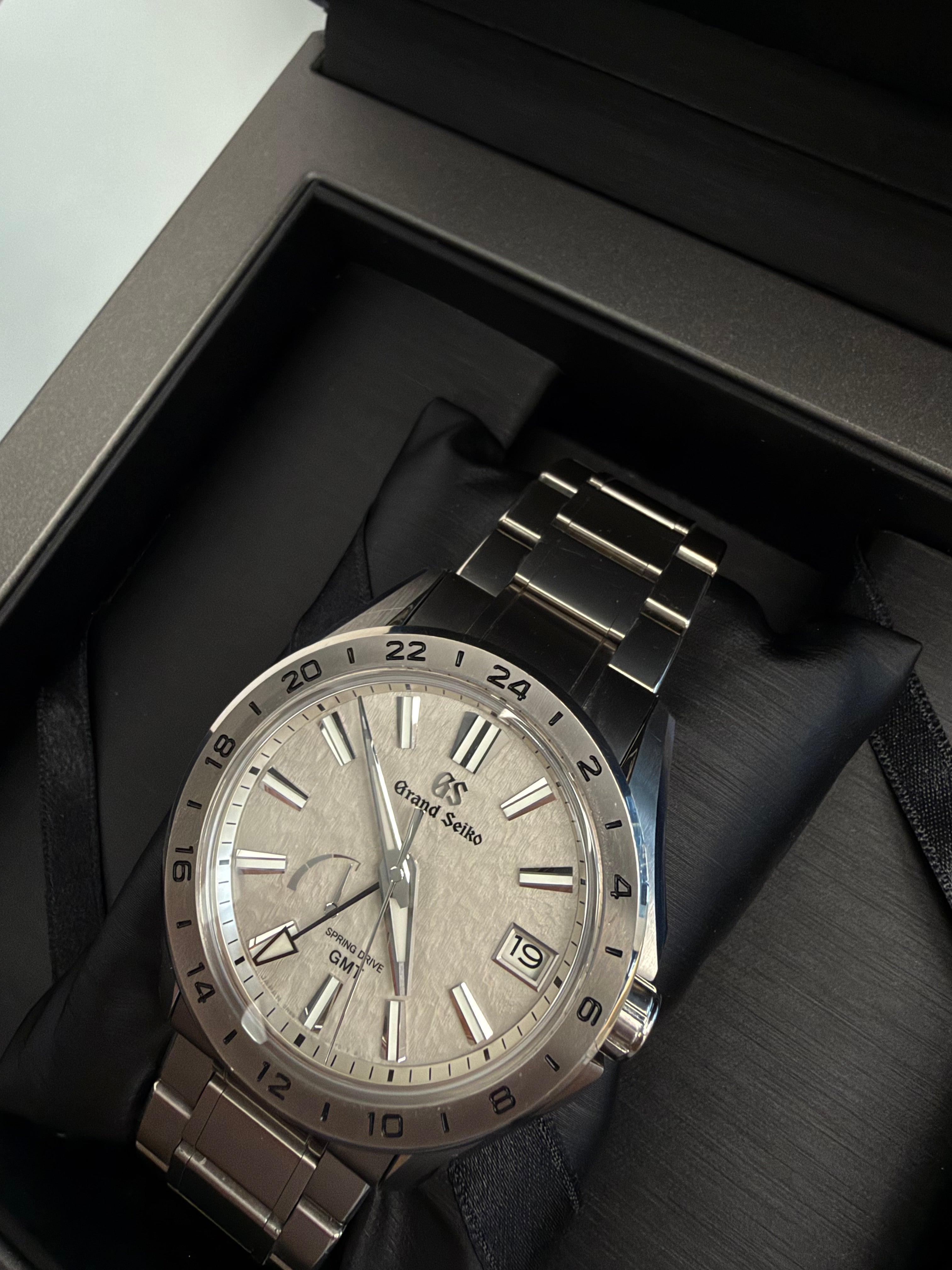 Grand Seiko Evolution 9 - Ref. SBGE285G - Spring Drive 9R66