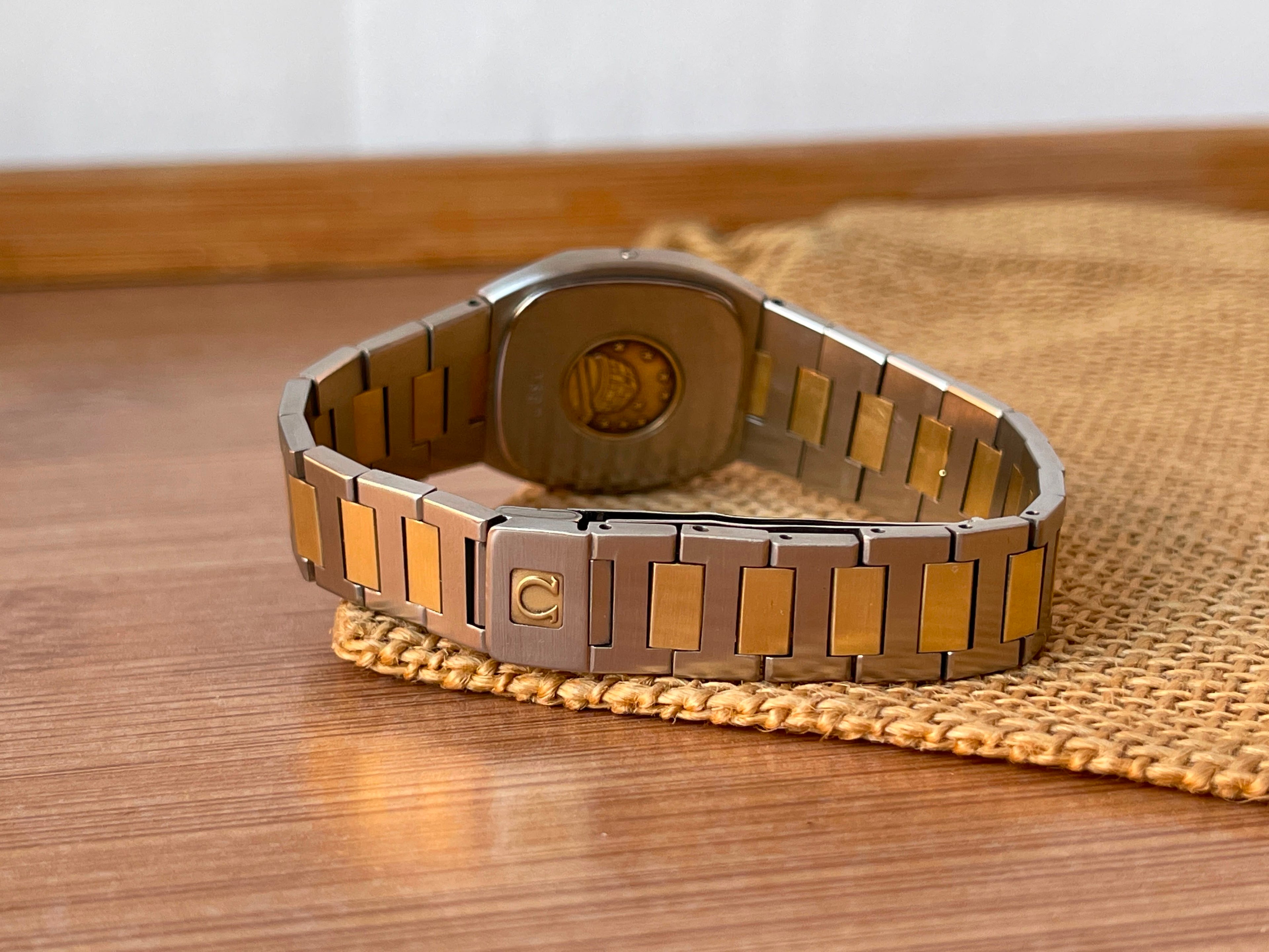 Omega Constellation Aur 18K si Otel Ref. 198.0123 - 33mm