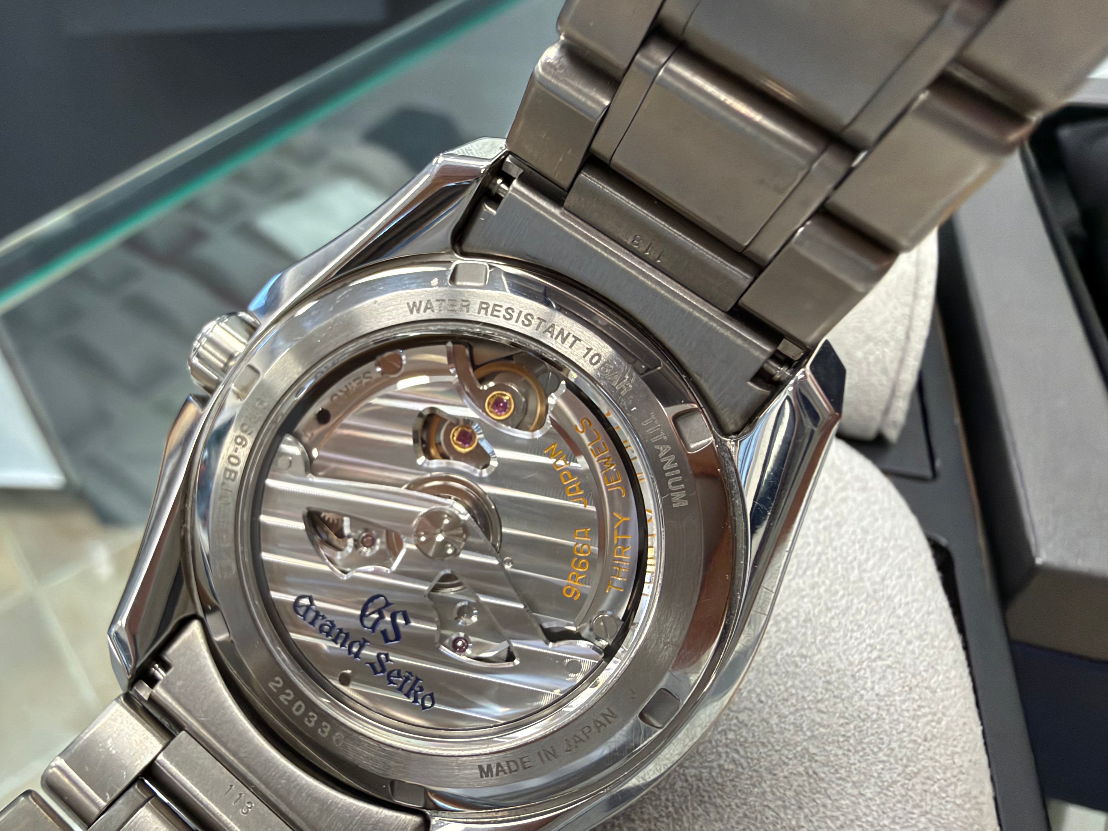 Grand Seiko Evolution 9 - Ref. SBGE285G - Spring Drive 9R66