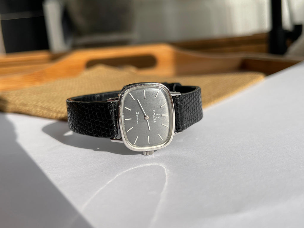 Ceas Omega Lady - Mecanic - Impecabil - placat aur 18K alb Referințǎ 511.413