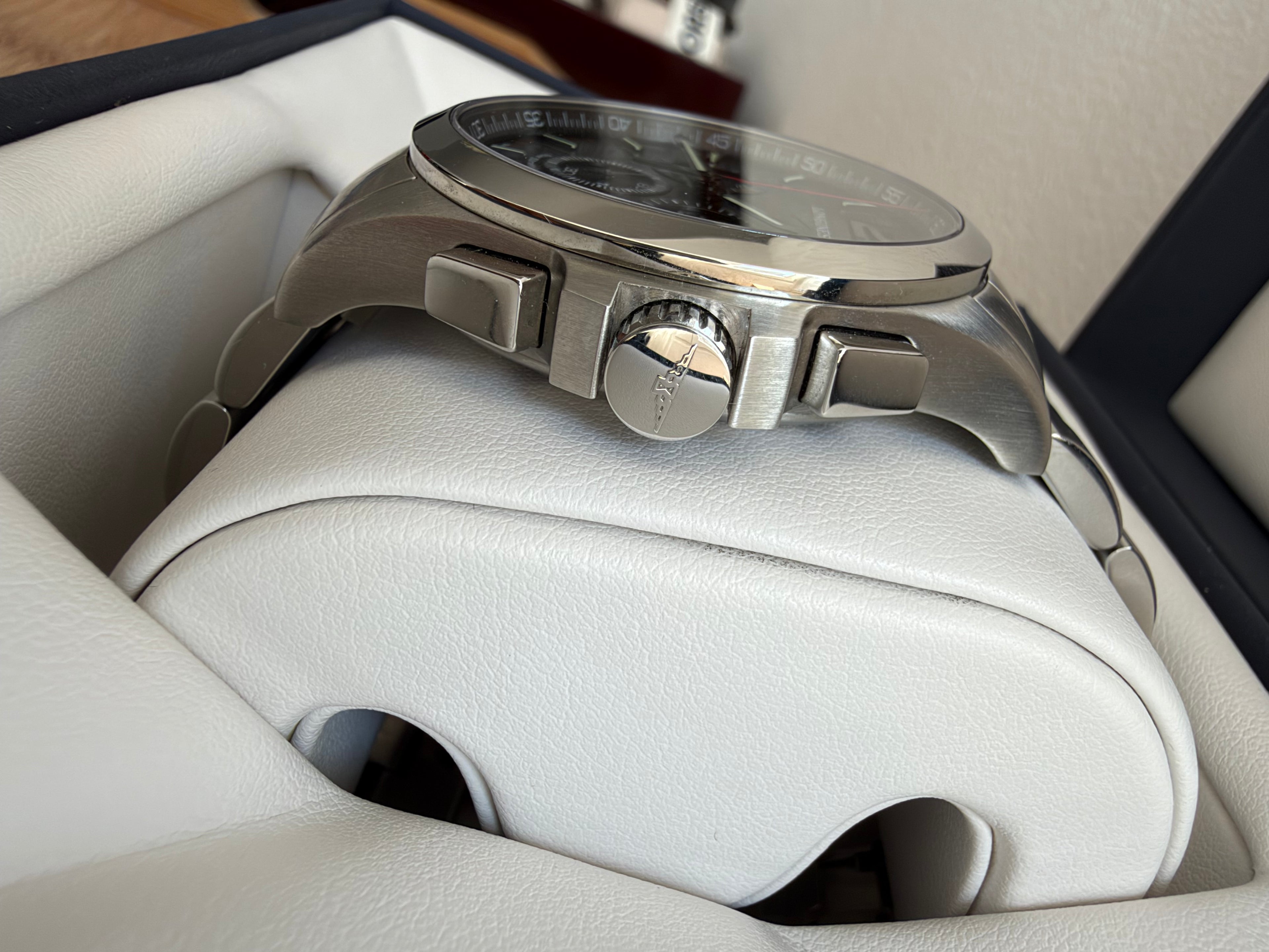 Longines Conquest - 44mm - Chronograph VHP - Very High Precision L3.727.4.66.6