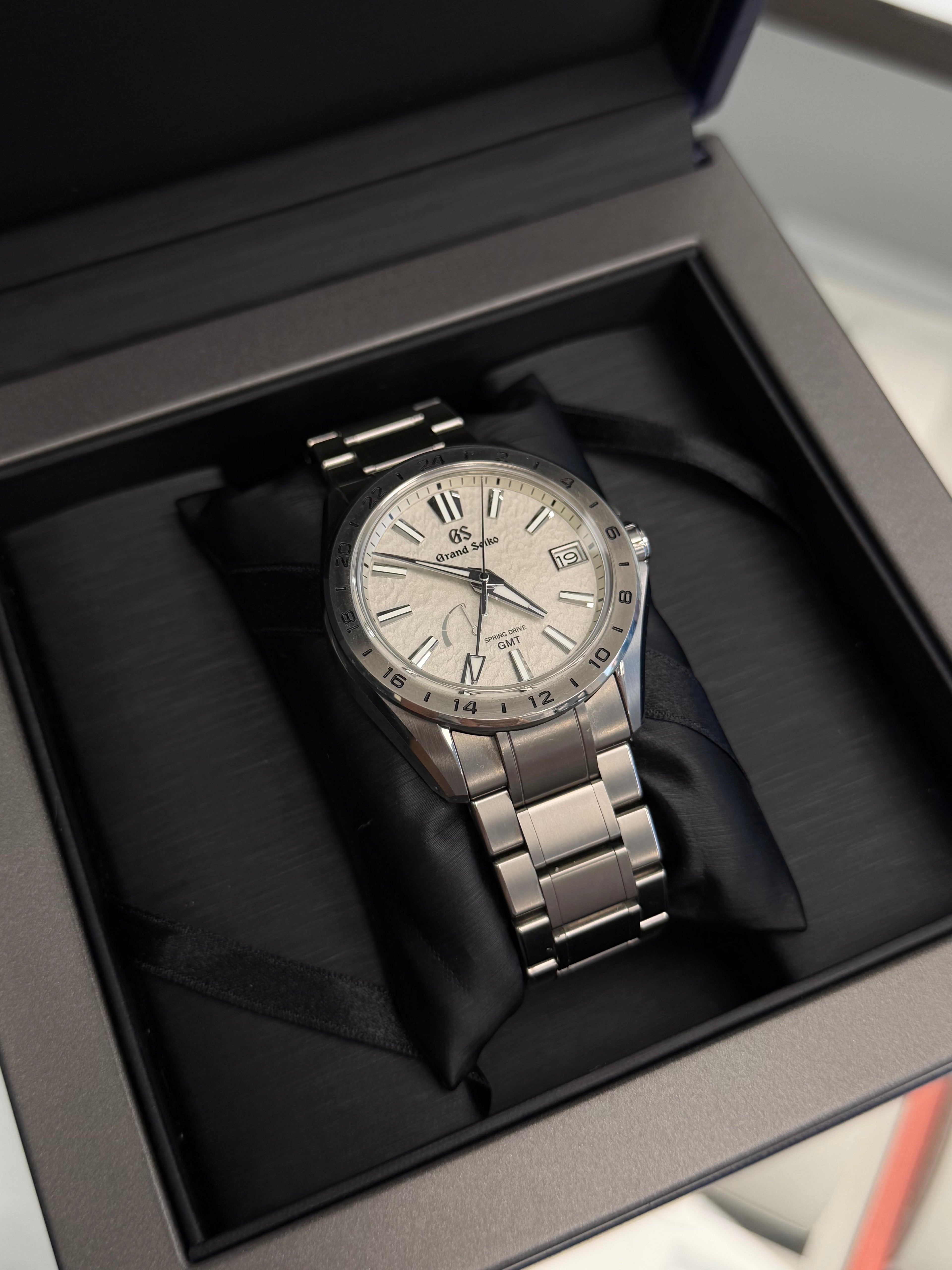 Grand Seiko Evolution 9 - Ref. SBGE285G - Spring Drive 9R66