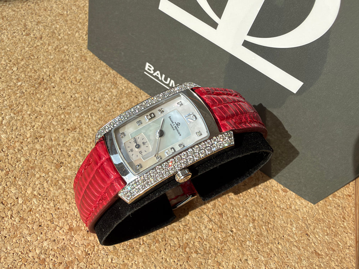 Baume & Mercier Hampton Aur Alb 18k și diamante 22x28mm Ref. 65335 - Mother of pearl