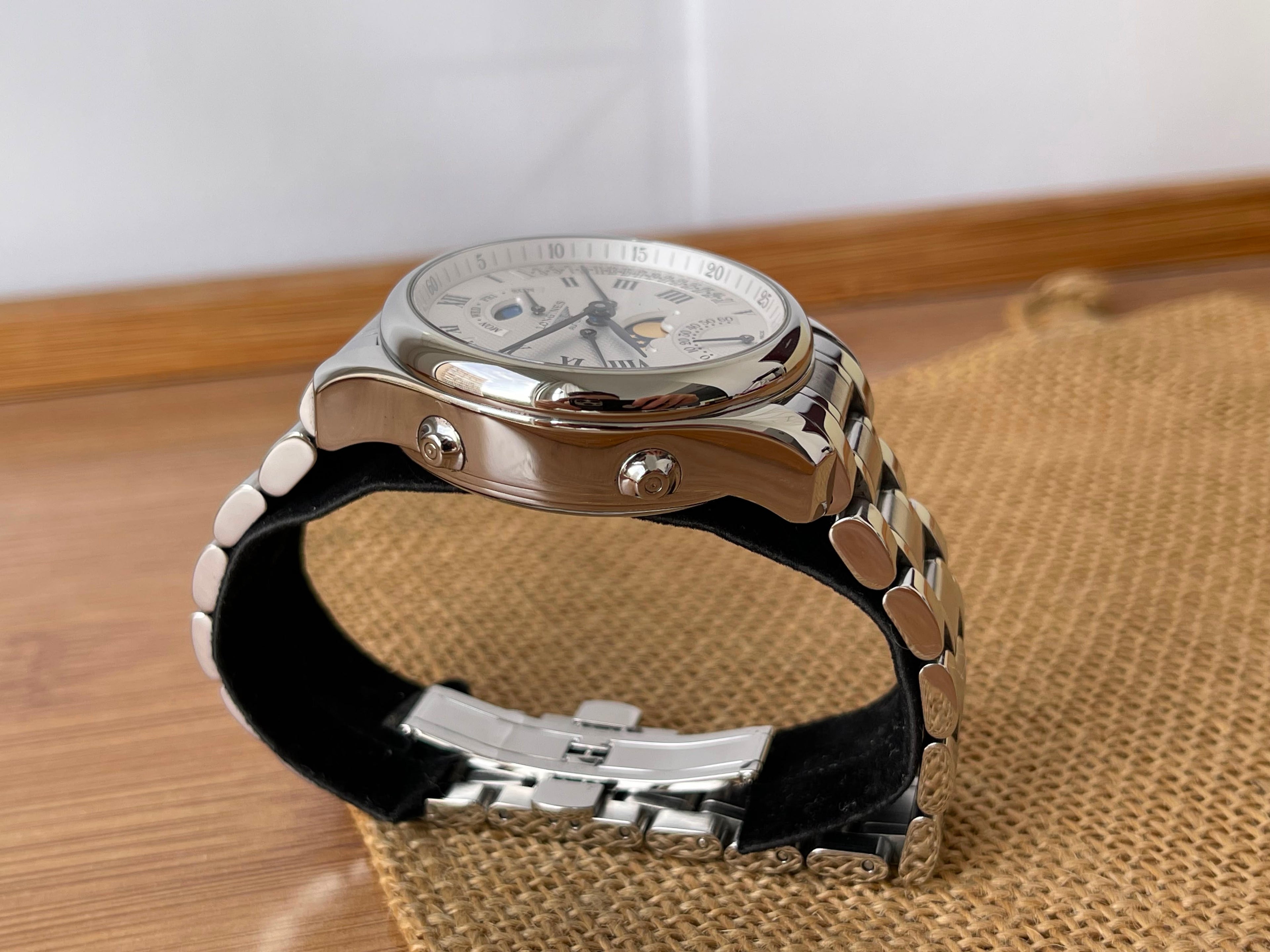 Ceas Longines Master Collection
Ref. L2.739.4.71.6 - 44mm