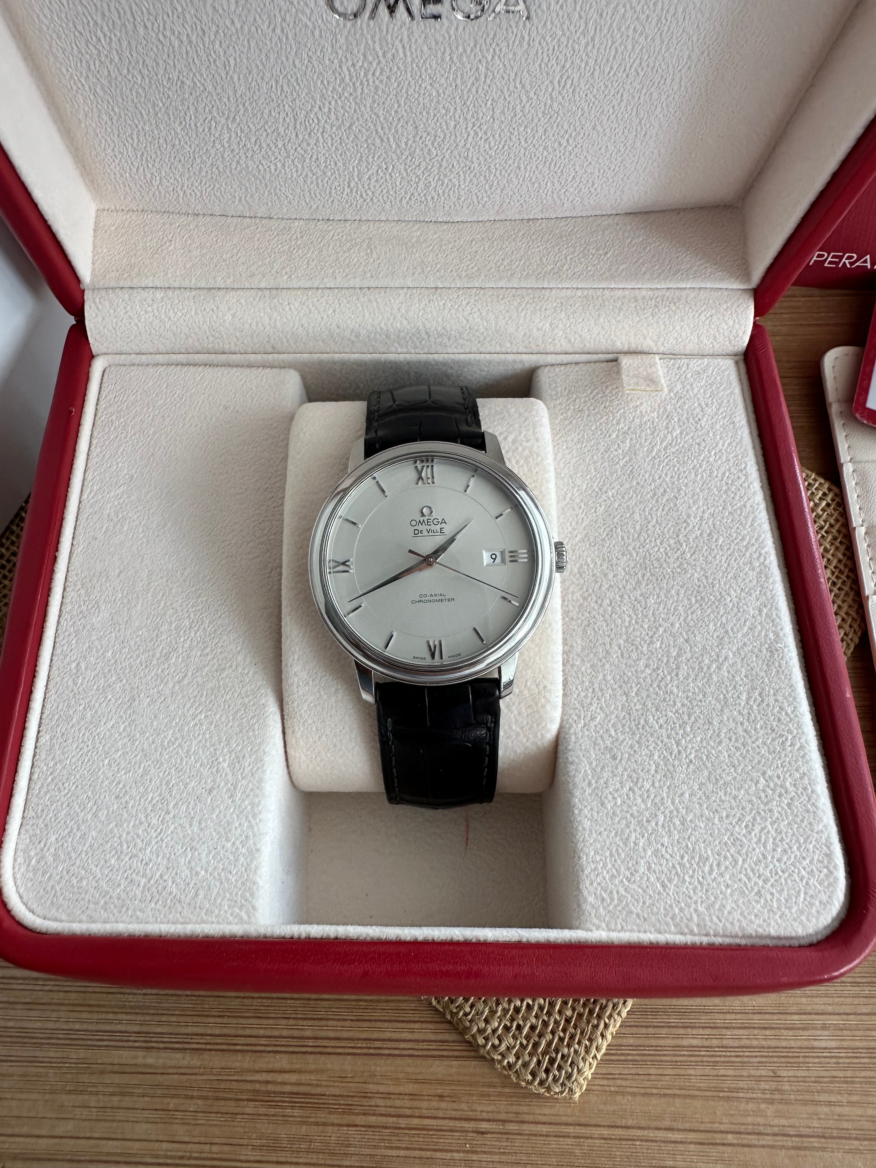 Omega De Ville Prestige Automatic 39.5mm Co-Axial Ref. 424.13.40.20.02.001