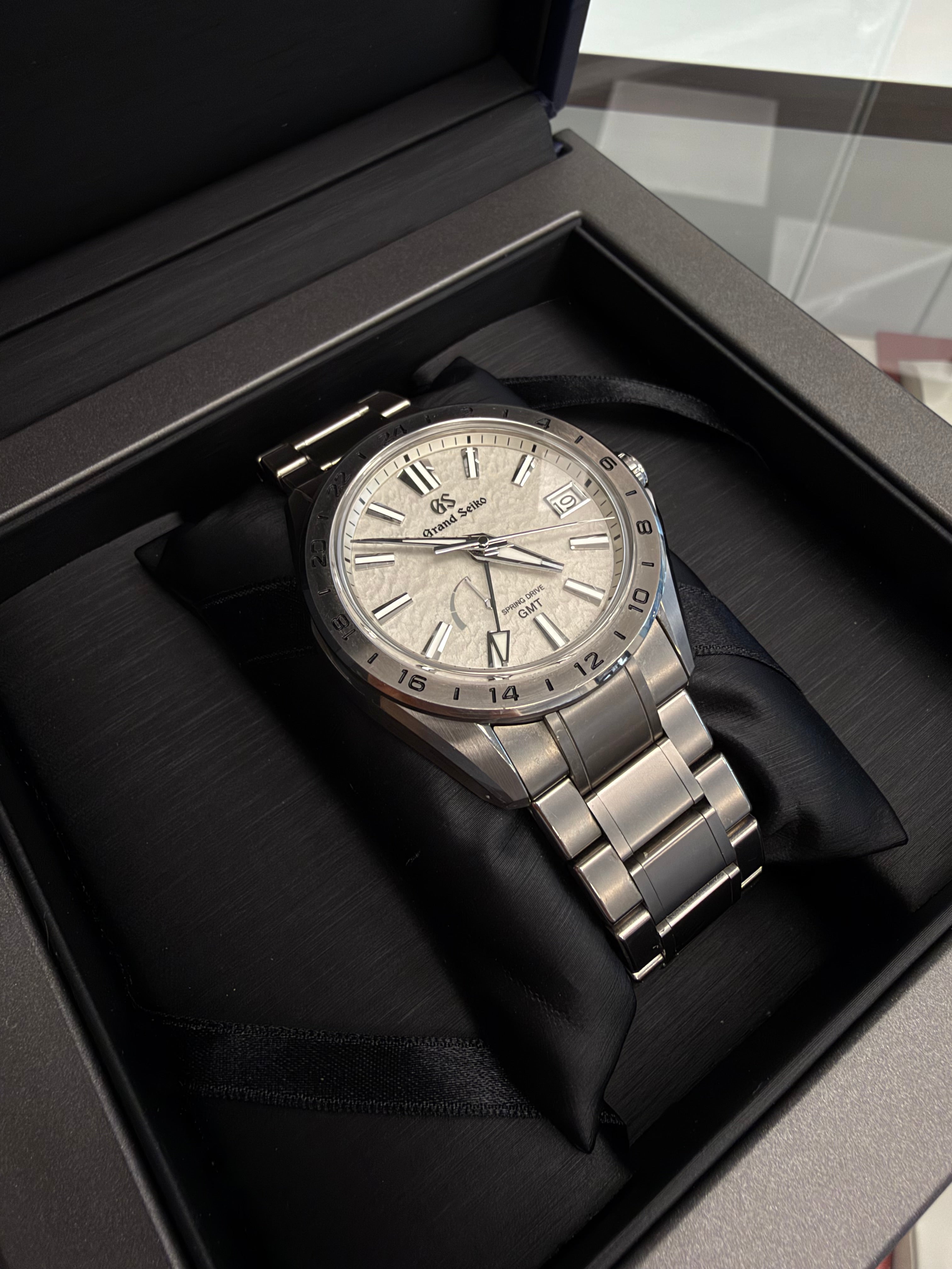 Grand Seiko Evolution 9 - Ref. SBGE285G - Spring Drive 9R66