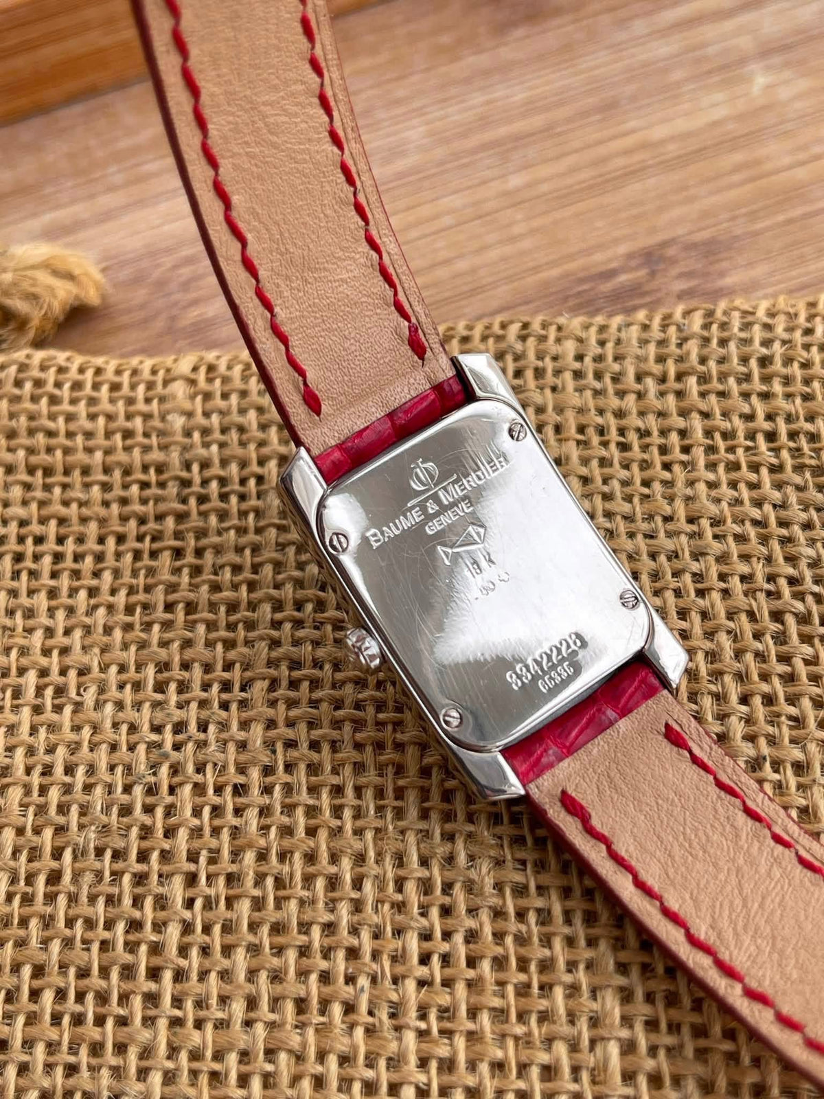 Baume & Mercier Hampton Aur Alb 18k și diamante 22x28mm Ref. 65335 - Mother of pearl