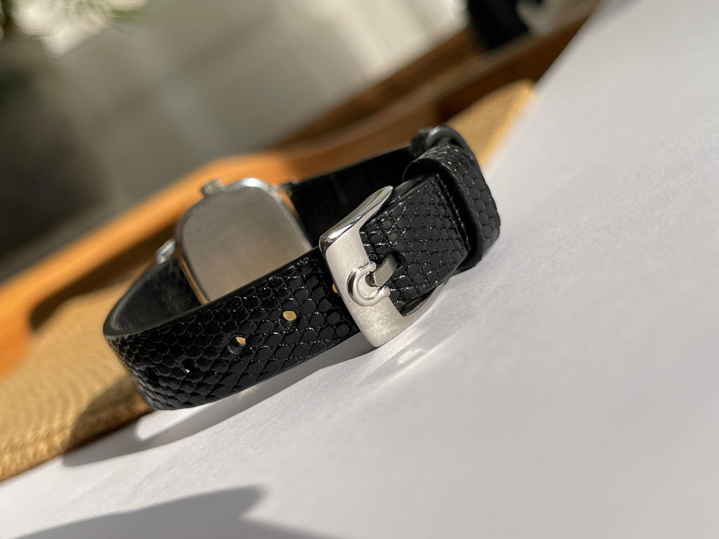 Ceas Omega Lady - Mecanic - Impecabil - placat aur 18K alb Referințǎ 511.413