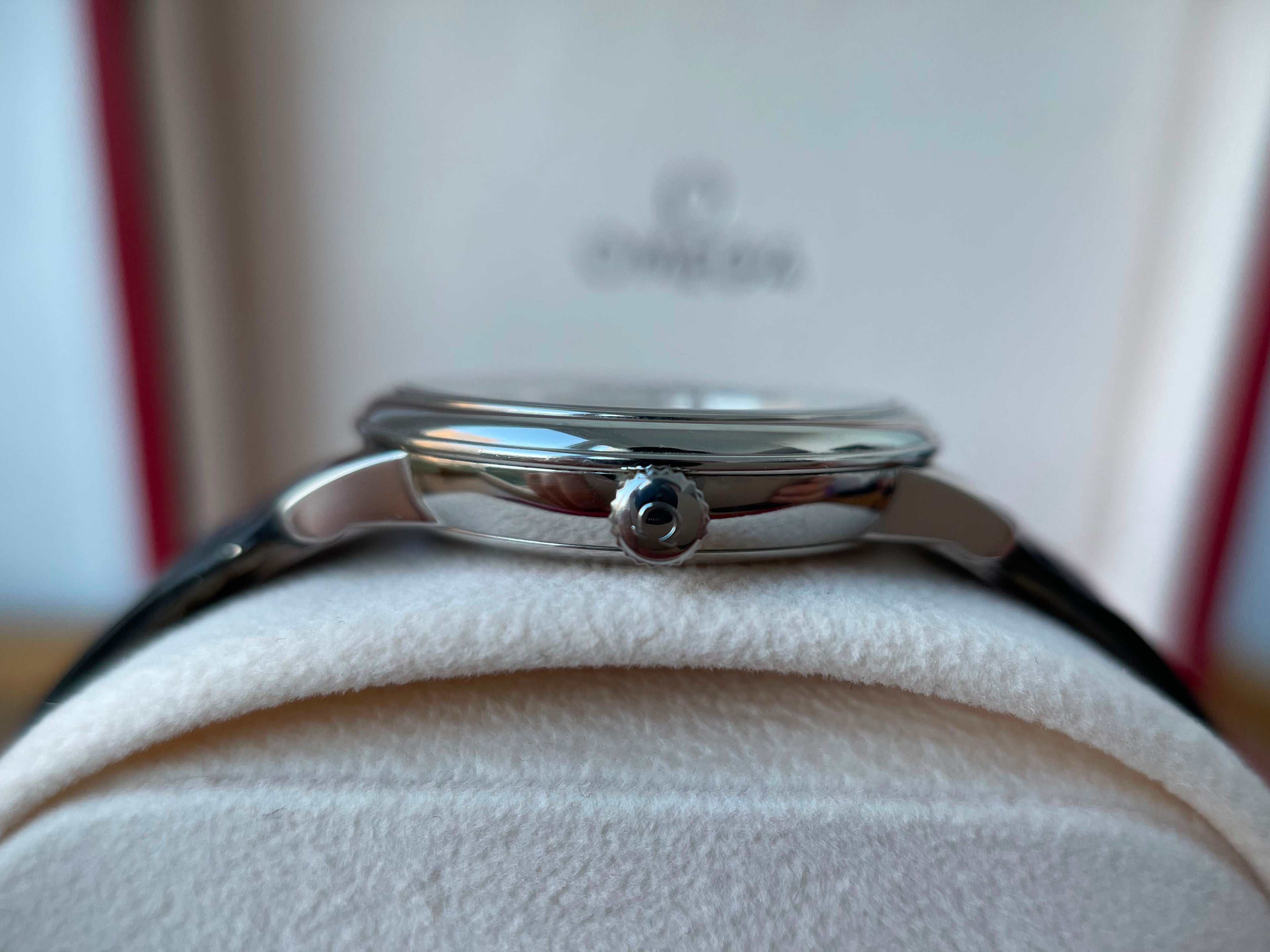 Omega De Ville Prestige Automatic 39.5mm Co-Axial Ref. 424.13.40.20.02.001