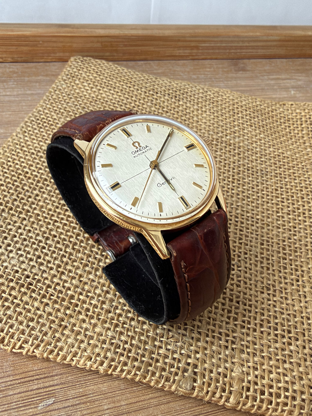 Omega Seamaster Genève - Aur 18K - Automatic - Cal.552 din anul 1967 - Ref. 165.001 - Crosshair Dial