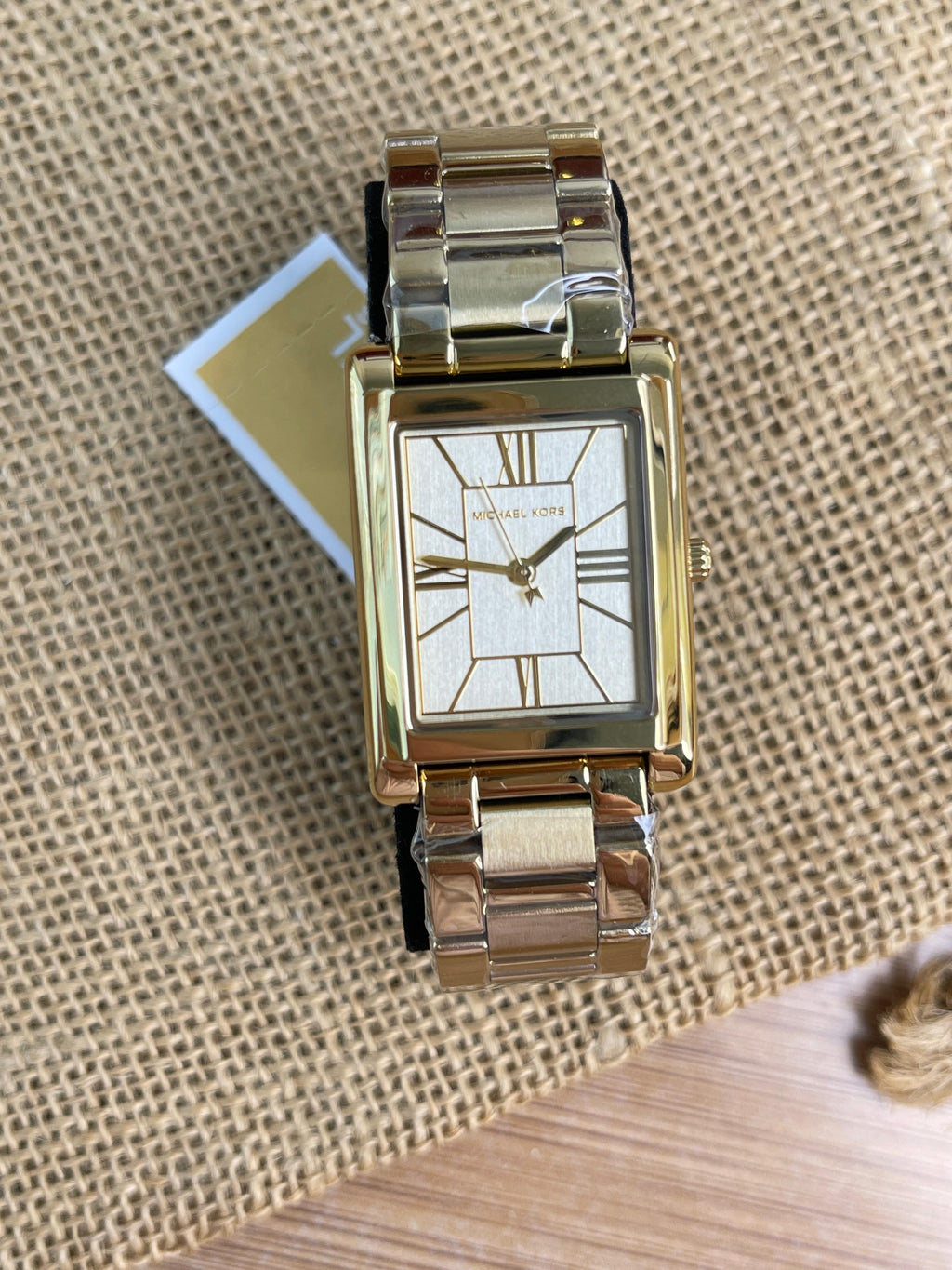 Ceas Michael Kors Essex - Gold 26mm