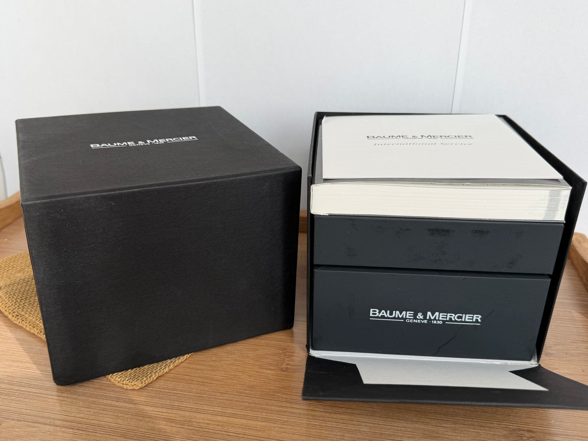 Baume & Mercier Hampton Aur Alb 18k și diamante 22x28mm Ref. 65335 - Mother of pearl