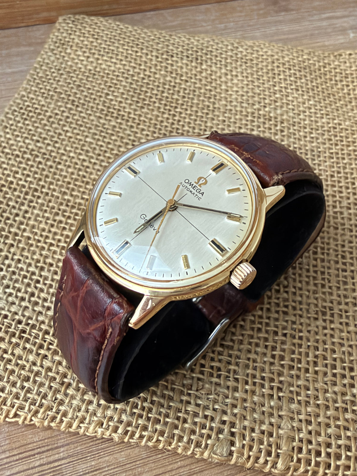 Omega Seamaster Genève - Aur 18K - Automatic - Cal.552 din anul 1967 - Ref. 165.001 - Crosshair Dial