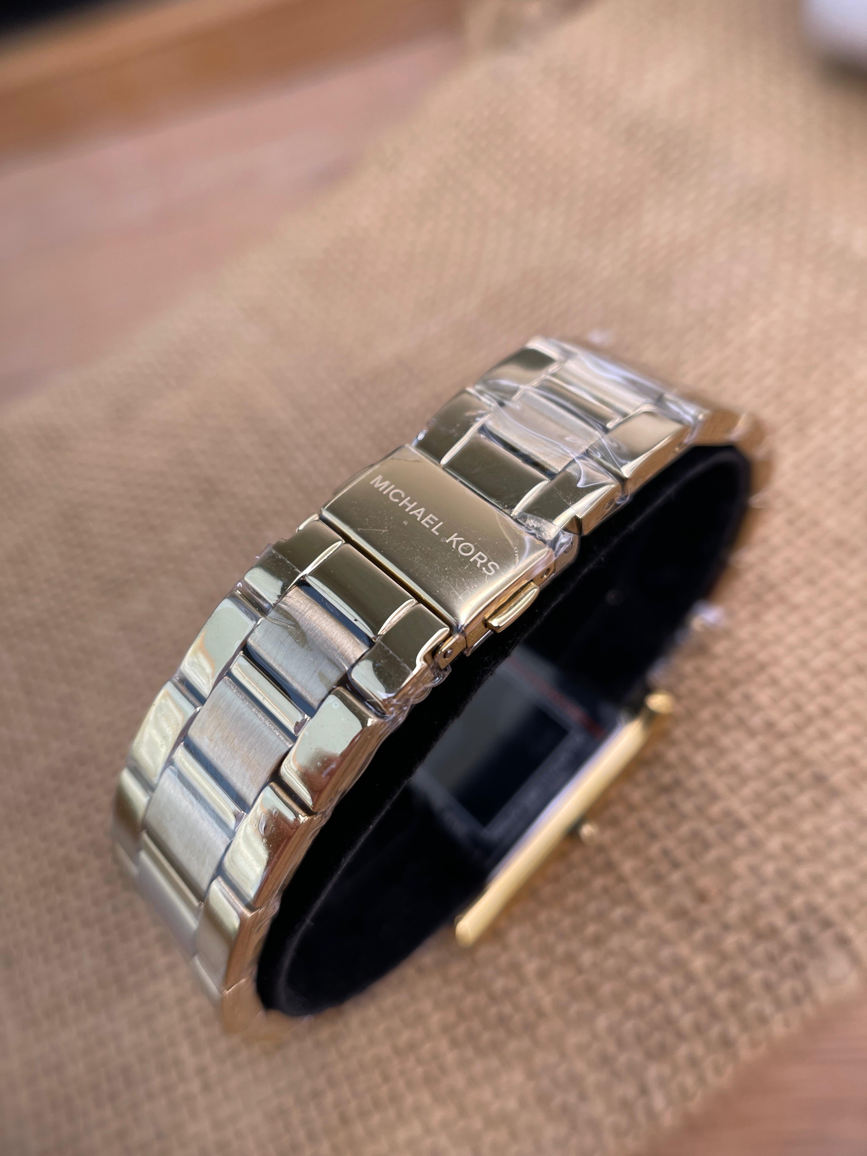 Ceas Michael Kors Essex - Gold 26mm