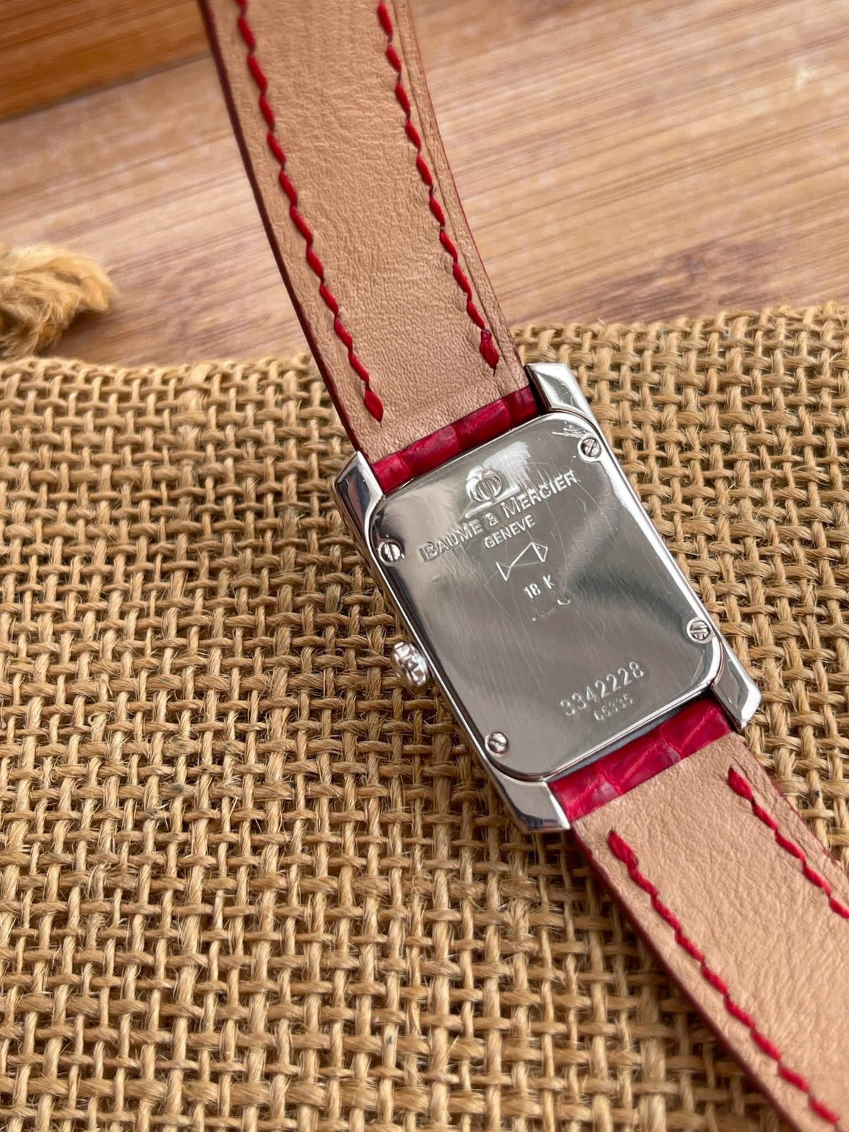 Baume & Mercier Hampton Aur Alb 18k și diamante 22x28mm Ref. 65335 - Mother of pearl
